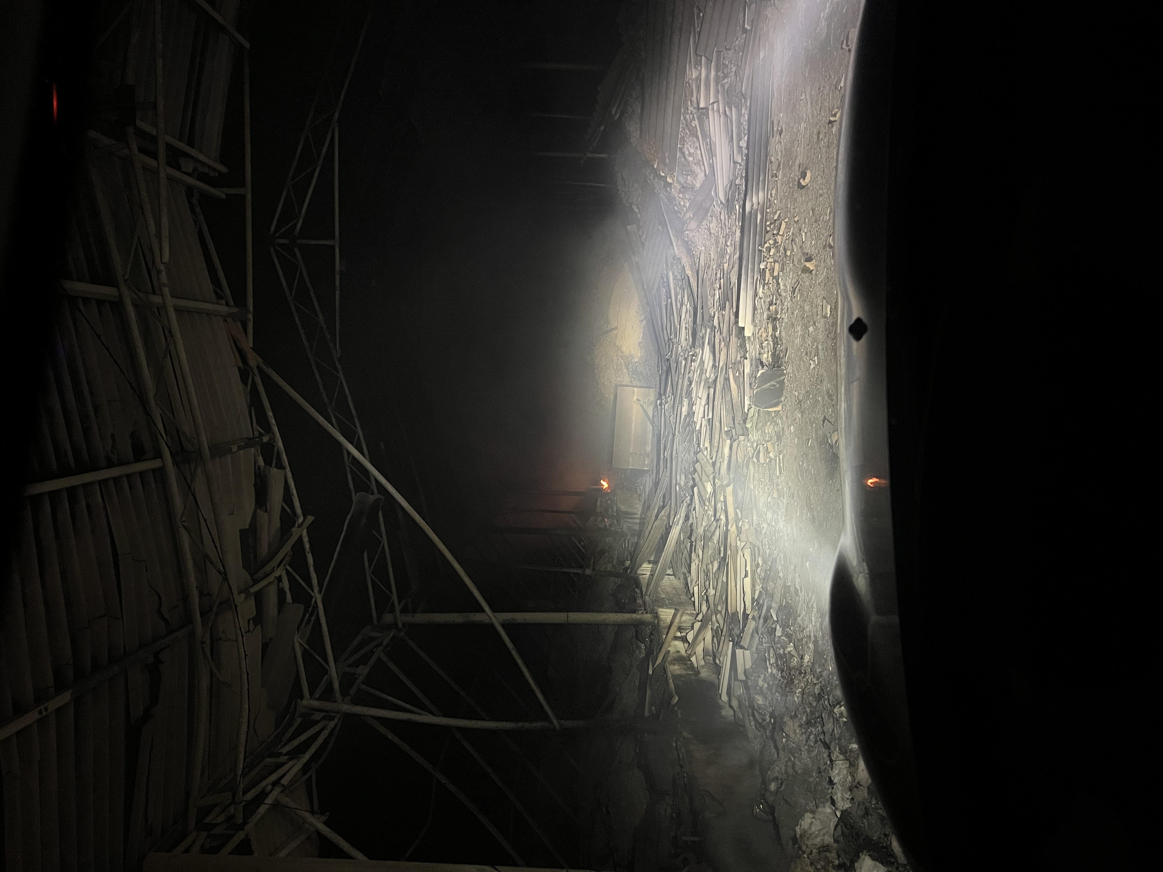 산불 후 잿더미가 된 현장